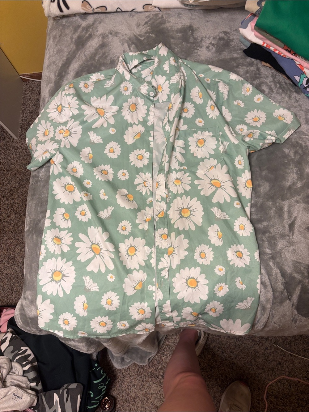 Mint Green Daisy Short Sleeve Button-Up